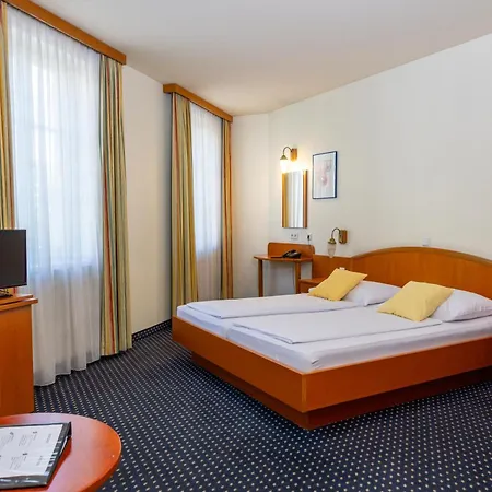Suite Hotel 900M Zur Oper-2