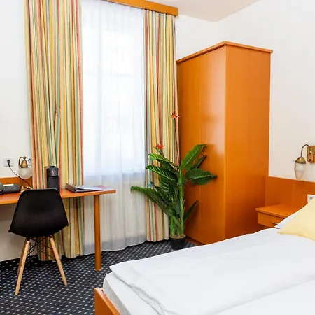 Suite Hotel 900M Zur Oper-2